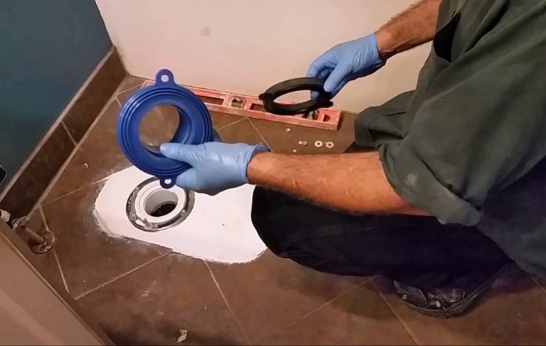 How to Replace Toilet Seal